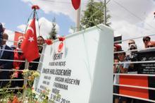 Şehit Ömer Halisdemir’in kabrine ziyaretçi akını