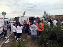 Manisa'da yolcu otobüsü devrildi: 1 ölü, 25 yaralı