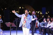 Serkan Kaya İsfanbul'da sahne aldı