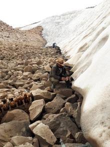 Van Gölü için Süphan'a tırmandılar, İngiliz uçağının parçalarını buldular