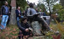 Orhan Veli'yi 10 kilometre boyunca şiirlerle andılar