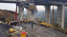 Kuzey Marmara Otoyolu'nda viyadük çöktü, işçiler enkaz altında kaldı