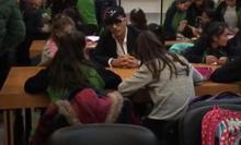 Nusret'ten köyündeki çocuklara: Biz okuyamadık siz okuyun