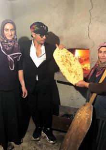 Nusret'ten köyündeki çocuklara: Biz okuyamadık siz okuyun