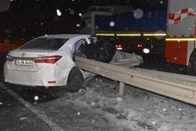 Çorlu'da otomobil bariyere çarptı: 1 ölü, 1 yaralı