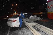 Çorlu'da otomobil bariyere çarptı: 1 ölü, 1 yaralı