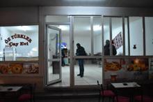 Kan davalı aile fertleri çay ocağında karşılaştı... Sonrası korkunç