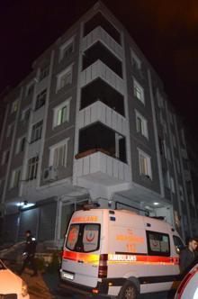 Avcılar'da ağır koku yayılan evdeki bazadan kadın cesedi çıktı