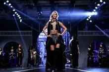 LeShow Gala Defilesi ünlü mankenlerin katılımıyla gerçekleşti