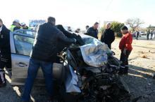 Karşı şeride geçti faciaya neden oldu: Aynı aileden 4 kişi öldü