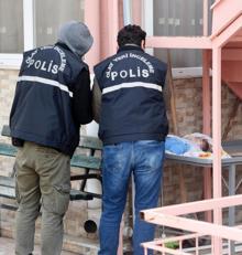 Camideki teneşir masası üzerinde ölü bebek bulundu