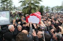 Ozan Arif gözyaşlarıyla son yolculuğuna uğurlandı