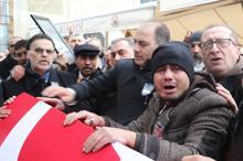 Ozan Arif gözyaşlarıyla son yolculuğuna uğurlandı