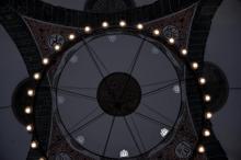 Teröristlerin yaktığı tarihi camide 3 yıl sonra ezan sesi duyulacak