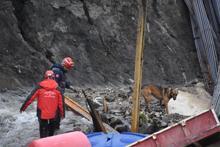 İzmir'de metro yeraltı park istasyonu inşaatında göçük