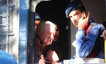 Cenaze törenine özel izinle katıldı