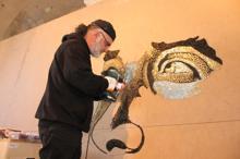 Arnavut sanatçı, 250 bin vidayla Atatürk portesi yapıyor