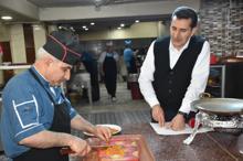 Kayısılı pilav yaptı, talebe yetişemiyor