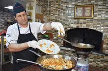 Kayısılı pilav yaptı, talebe yetişemiyor