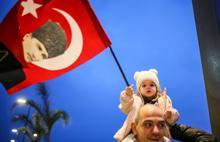 Antalya'da 23 Nisan fener alayı ile kutlandı