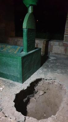 Defineciler bu kez de 600 yıllık türbeyi hedef aldı