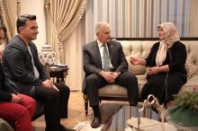 Binali Yıldırım Twitter'den mesaj atan aileyi iftarda evinde misafir etti