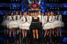 Bar Refaeli, Dosso Dossi podyumunda