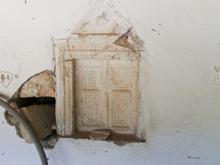 Bizans dönemine ait yapıların bulunduğu cami talan ediliyor