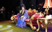 Bülent Ersoy'a sahnede doğum günü sürprizi