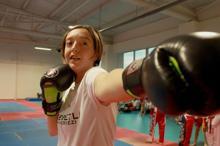 Engel tanımadı; hem kariyer yaptı hem de kick boksta başarıya imza attı