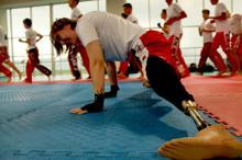 Engel tanımadı; hem kariyer yaptı hem de kick boksta başarıya imza attı