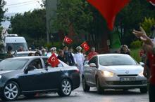 Hakim ve savcılar firarda, komutanlar kritik görevlerde