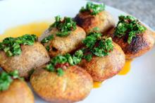 Mangalda içli köfte ilgi görüyor