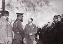 İlk kazmayı Atatürk'ün vurduğu yenilenen demiryolu hattı açılıyor