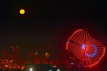 'Antalya'nın Gözü' dönme dolap, ışıl ışıl