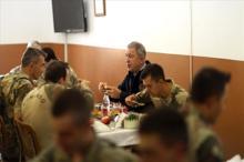 Bakan Akar ve komutanlar sınır hattında