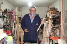 Torununa oyuncak yapmak için başladı, ahşap ustası oldu