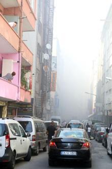 Kağıthane'de panik anları! Her yeri duman kapladı