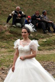 Gümüşhane'de yaylada defile