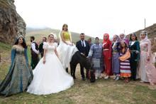 Gümüşhane'de yaylada defile