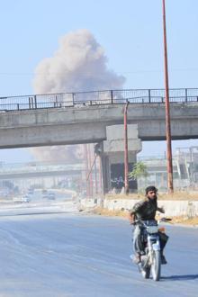 İdlib'de bombardıman sürüyor