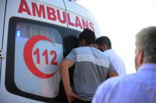 Duran kalbi yeniden çalıştırılan gencin yakınları, müdahaleyi endişeyle izledi