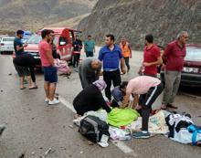 Kaygan yol faciaya neden oldu: 1 ölü, 7 yaralı