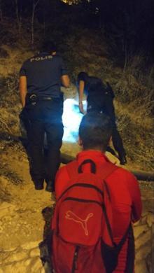 Polis, aslan figürlü kaya parçası için 3 gün nöbet tuttu