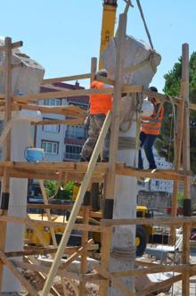 Thyateira kazılarında tapınak ve 67 mezar ortaya çıkarıldı