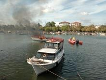 Küçükçekmece'de tekne yangını