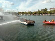 Küçükçekmece'de tekne yangını