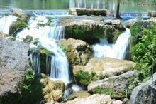 Tarsus Şelalesi ziyaretçi akınına uğruyor