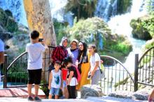 Tarsus Şelalesi ziyaretçi akınına uğruyor