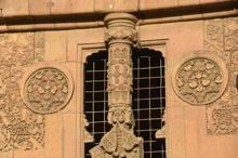 710 yıl boyunca dönen denge sütununu, 80 yıl önceki deprem durdurdu